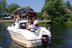 Verschiedene Mietboote in Plau am See
